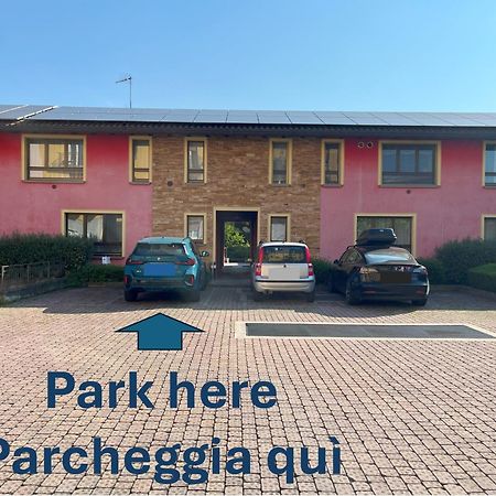 Cozy Flat + Parking Close To City Center/Airport Bérgamo Exterior foto